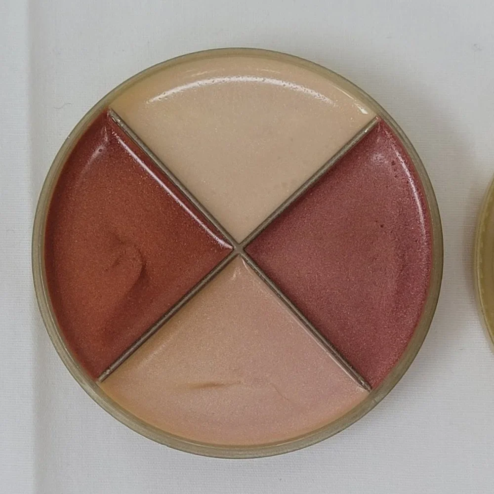Elizabeth Arden Shimmering Lip Gloss - Gloss‎ Scintillant - NEW RARE COLORS